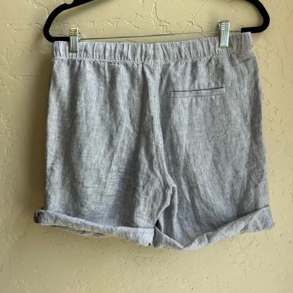 J. Jill 100% linen coastal beach roll tab shorts size xs. Classic summer stripe - Picture 2 of 4